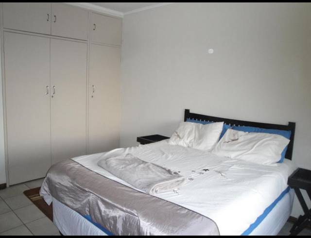 1 BEDROOM APARTMENT FOR SALE IN MALVERN EAST